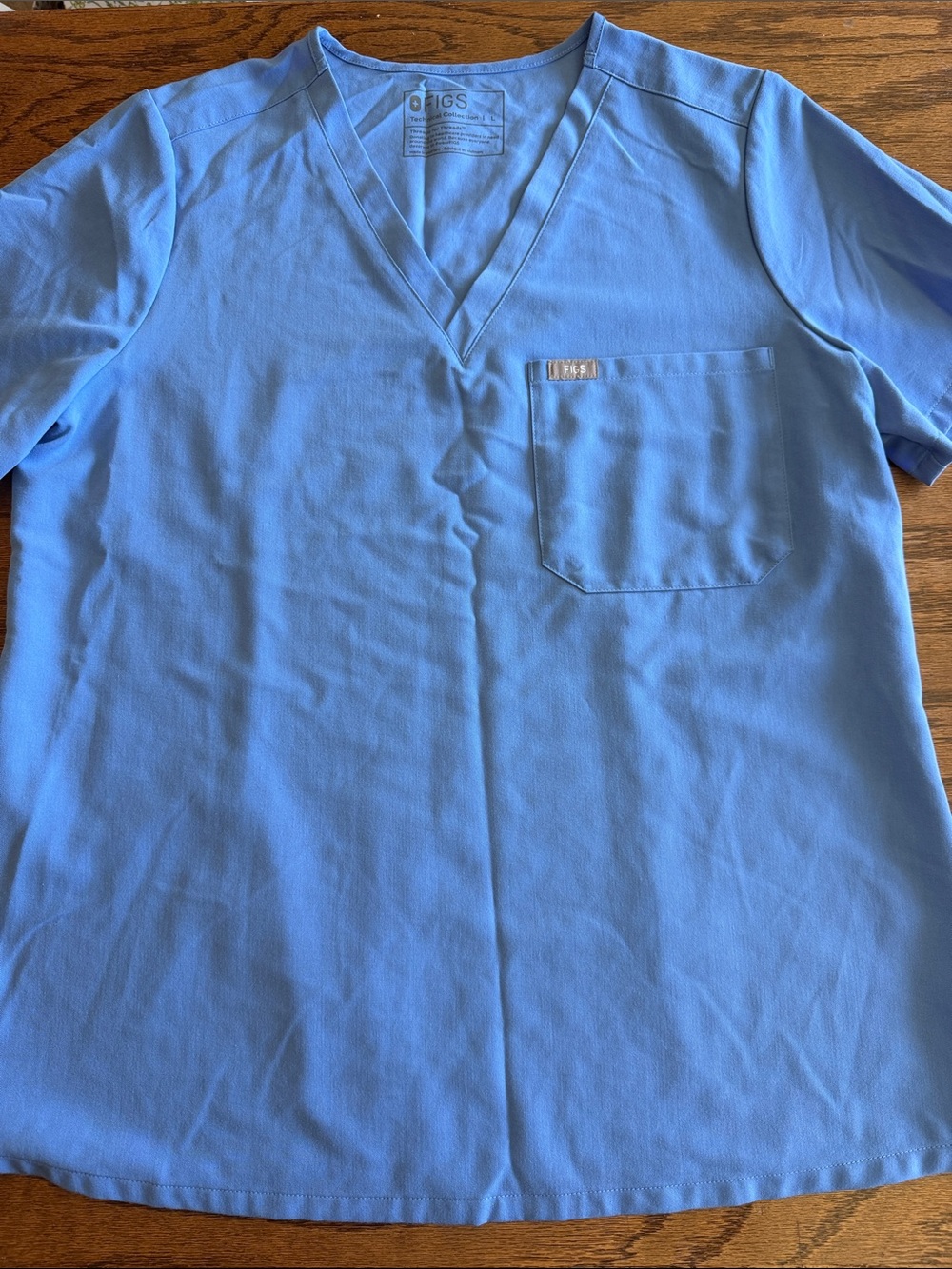 Figs Women’s Short Sleeve V-Neck Top in Light Blue